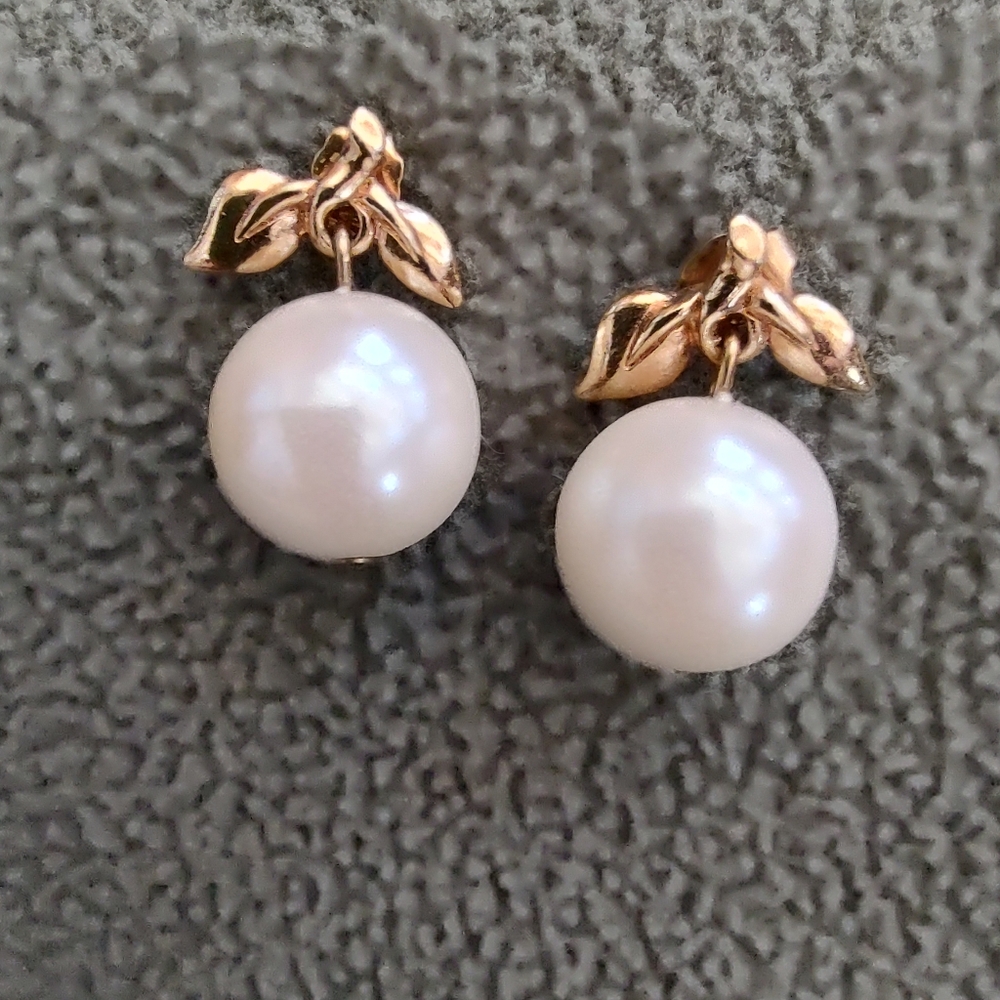 Avon pearly drop earrings